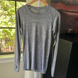 Lululemon swiftly long sleeve shirt in grey size 8